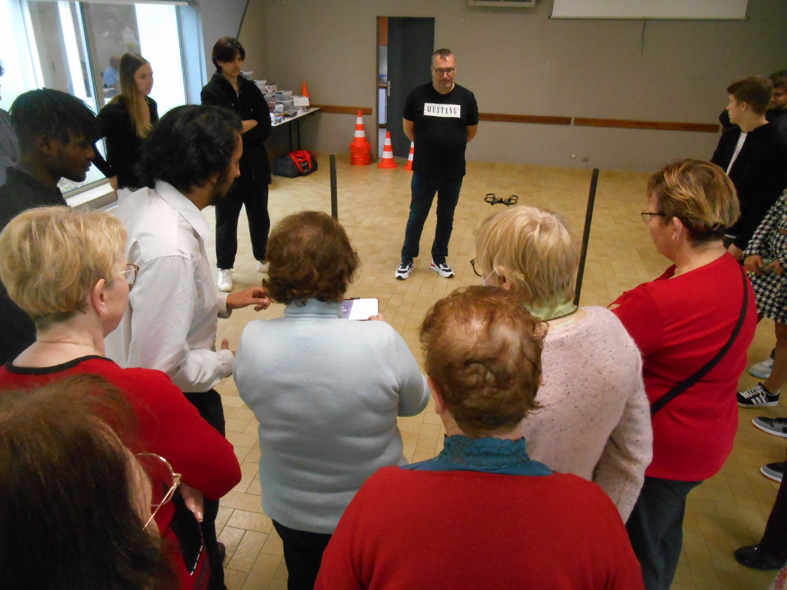CCAS : un atelier intergénérationnel autour des drônes